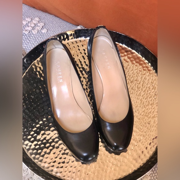 Lauren Ralph Lauren Black Leather Closed Toe Wedges - Picture 3 of 11